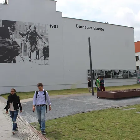 Rooftop Loft Mitte And Bikes דירה *