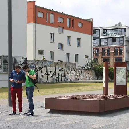Rooftop Loft Mitte And Bikes דירה *